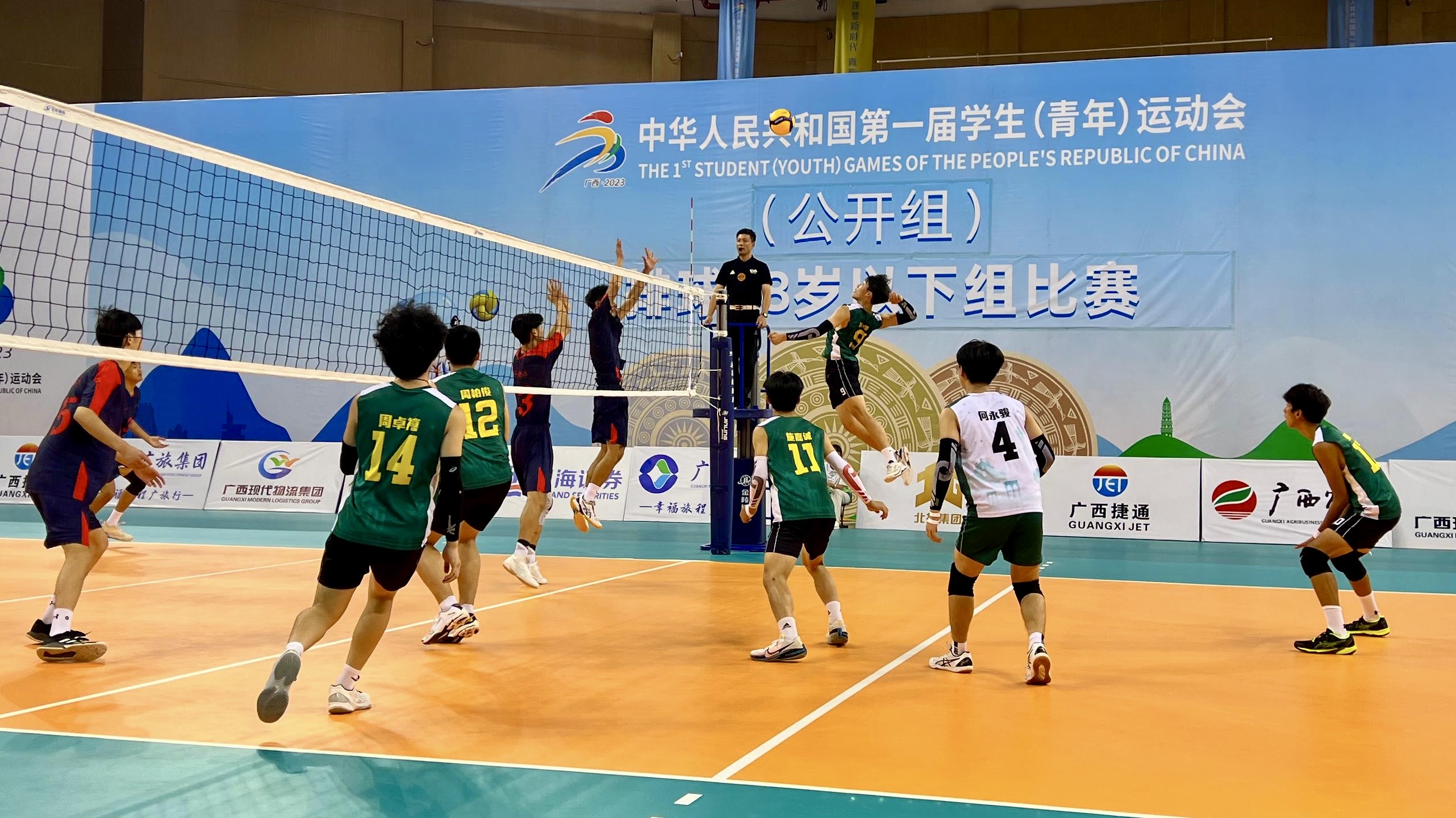 1. 接應林俊翹網前搶分.jpg